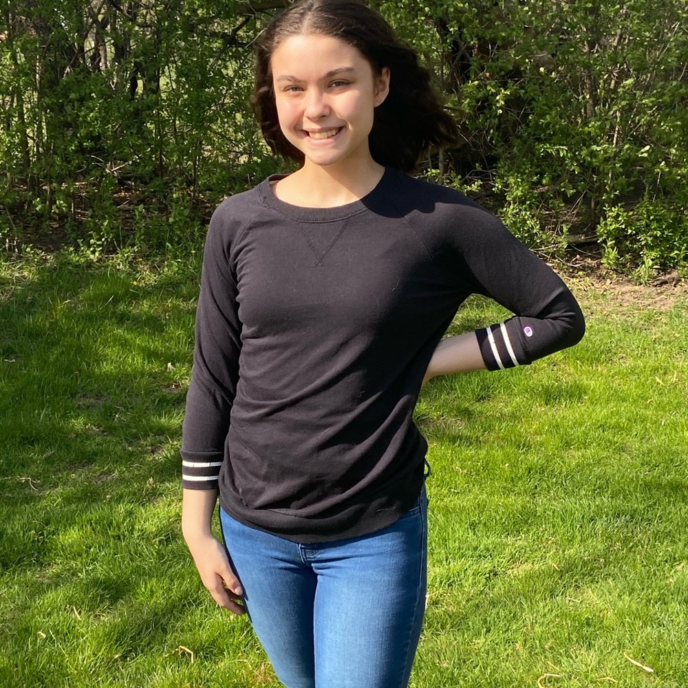 Cute Long sleeve black champion shirt!